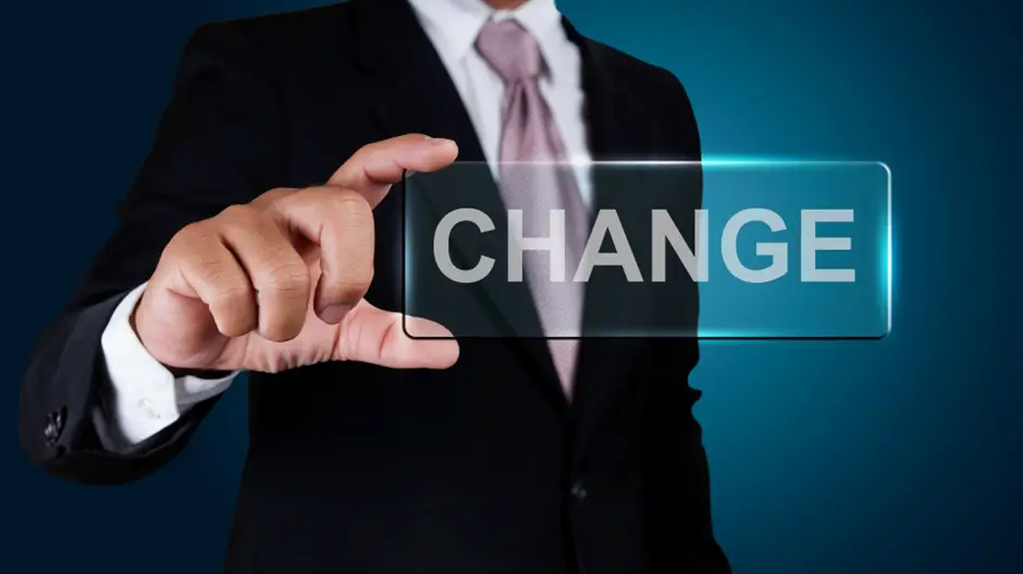 Salesperson building a relationship with a customer, emphasizing trust and personalized service in a modern sales environment.